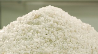 Болшинството от хората консумират два пъти повече сол от препоръчаната