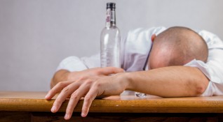 Смъртните случаи в Англия и Уелс от злоупотреба с алкохол