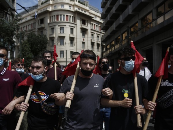 Стачка парализира южната ни съседка Гърция, като транспортът е напълно