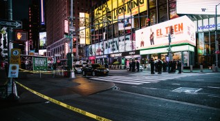 При стрелба на оживения площад Таймс Скуеър в Ню Йорк