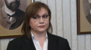 Лидерът на БСП Корнелия Нинова отбеляза 9 и май в социалните