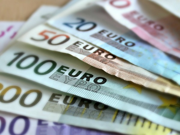 Приемането на еврото през 2024 г. е амбициозна, но постижима