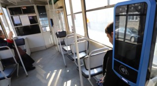 В градския транспорт на София от днес трябва да действа