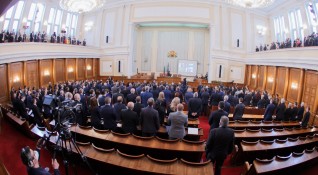 Държавният глава подписа указ за произвеждането на парламентарни избори на