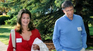 Бил Гейтс наел 97 годишен адвокат за да придвижи развода му