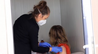 Словакия реши да спре използването като първа доза на ваксината