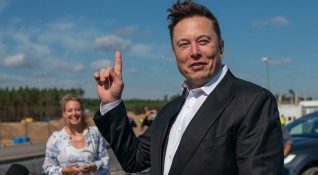 Изпълнителният директор на SpaceX и Tesla Илон Мъск споделя името