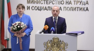 Служебният вицепремиер и социален министър Гълъб Донев очаква анализ след