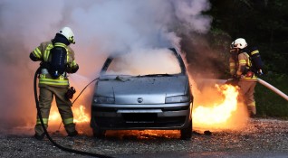 Лекотоварен автомобил е горял на пътя Михалково Девин съобщи