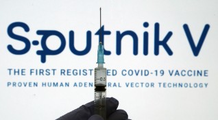 Повечето руснаци не планират да се ваксинират срещу коронавируса според