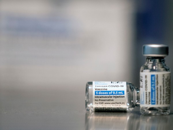 САЩ се доближават до темповете на ваксинации, като около 57%