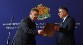 Служебният министър на отбраната Георги Панайотов ще смени заместник министрите в