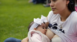 Ново проучване което изследва майчиното мляко на американските жени откри