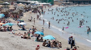 Властите в Гърция обявиха отварянето на страната за туристи от