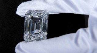 Най големият диамант в историята беше продаден на търг в Женева