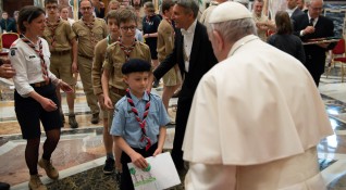 Папа Франциск заяви днес че разходите за отглеждане на деца