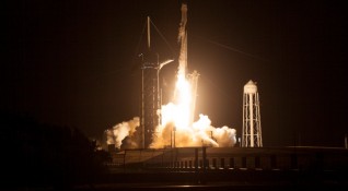 SpaceX изстреля ракетата Falcon 9 с 52 микросателита Starlink както