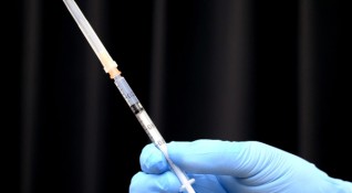 Японското правителство обмисля въвеждането на сертификати за ваксинация срещу коронавирус