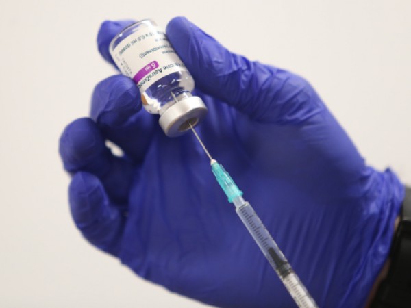 Печалбите от ваксини срещу COVID-19 са помогнали на най-малко девет