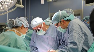 Специалисти от Военномедицинска академия ВМА извършиха нова чернодробна трансплантация съобщиха