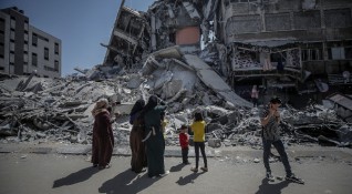 Първите конвои с хуманитарна помощ пристигнаха в Газа само часове