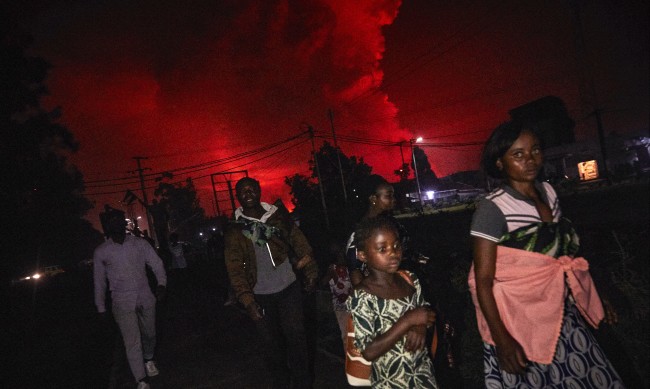 Изригване на вулкан предизвика паника в ДР Конго