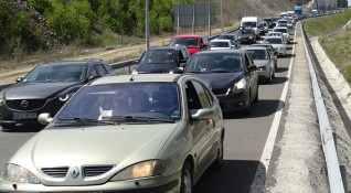 91 240 превозни средства са излезли от София на 21