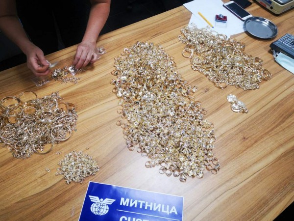 Над 12 кг контрабандни златни накити за над 1 милион