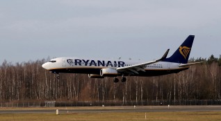 Пътнически самолет летящ от Гърция за Литва е бил принуден