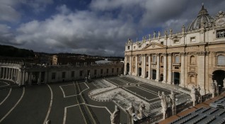 Историческо богослужение в базиликата Свети Петър във Ватикана се очаква