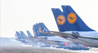 Германската авиокомпания Lufthansa заяви че е спряла излитането на полет