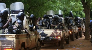 Военните в Мали недоволни от реформите на преходния кабинет задържаха