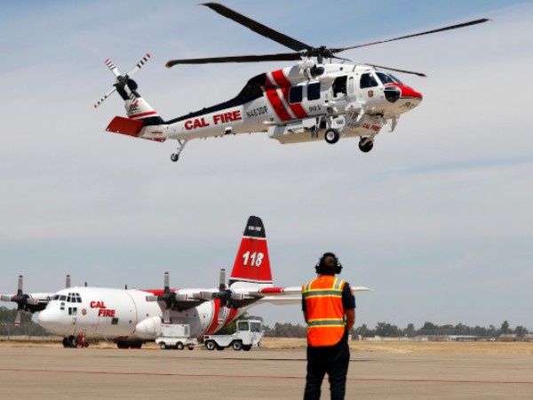 Пожарен хеликоптер катастрофира близо до летището в Лисбърг, Флорида. Това