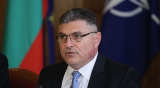 Министърът на отбраната Георги Панайотов е поискал проверка в служба