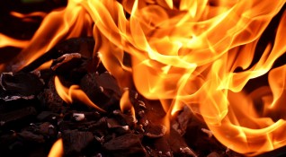 Пожар е избухнал във фабрика за муниции в сръбския град