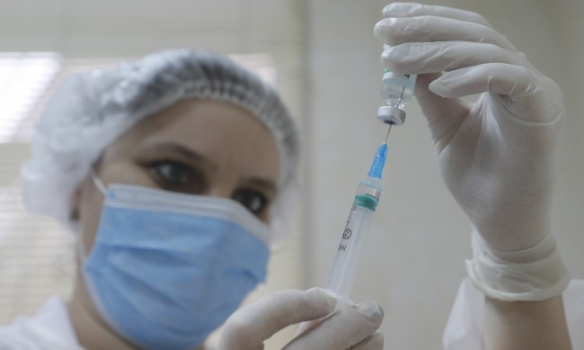 Шест месеца от поставянето на първата ваксина срещу коронавирус
