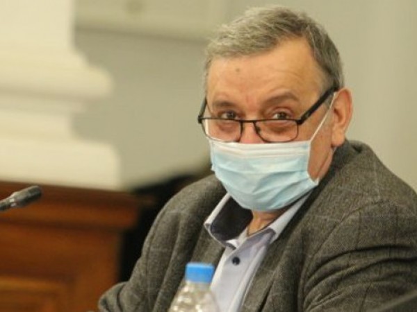"Проф. д-р Тодор Кантарджиев е незаменим лекар, учен, учител и