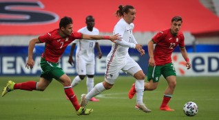 Футболните национали на България загубиха с 0 3 от световния