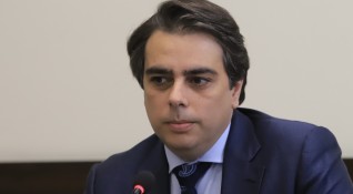 Министърът на финансите Асен Василев съобщи че допълнението от снощи