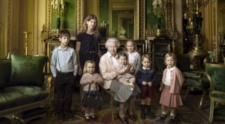 Монархът на Великобритания се радва на огромно семейство в което