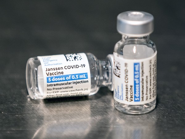 Милиони дози от ваксината на „Янсен“ са негодни, съобщи Американската