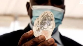 В южноафриканската република Ботсвана откриха третия по големина необработен диамант