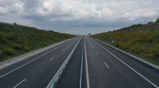 Ремонтът на над 23 км от магистрала Тракия между пътните