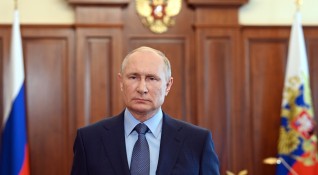 Президентът на Русия Владимир Путин вижда рискове от нова оръжейна