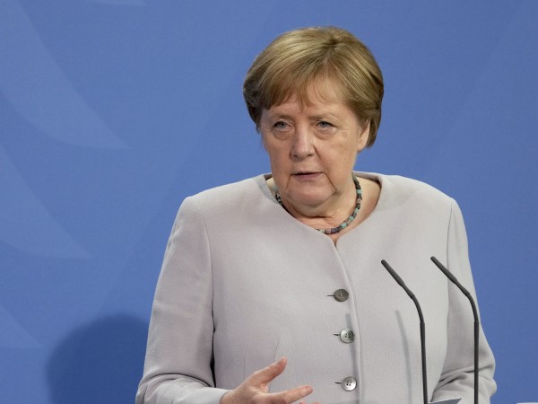 Германският канцлер Ангела Меркел получи като втора доза ваксина срещу