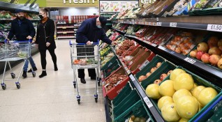Великобритания е изправена пред недостиг на храни през лятото предупредиха