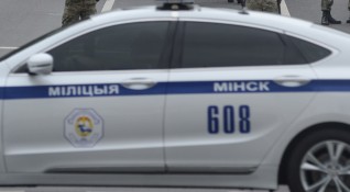 Автомобил се блъсна във вратата на руското посолство в Минск