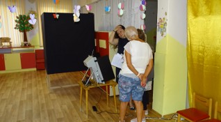 Изключително ниска е избирателната активност в Благоевград на провеждащите се