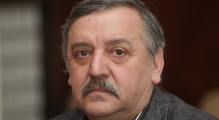 Притеснително малко хора са се ваксинирали заяви проф Тодор Кантарджиев