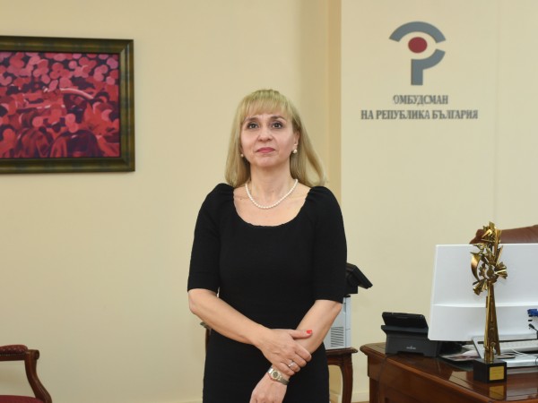 Омбудсманът Диана Ковачева изпрати препоръка до двамата служебни министри -